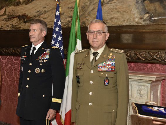 Roma:Generale Nicholson ringrazia militari italiani per loro operato in Afghanistan e riceve decorazione interforze