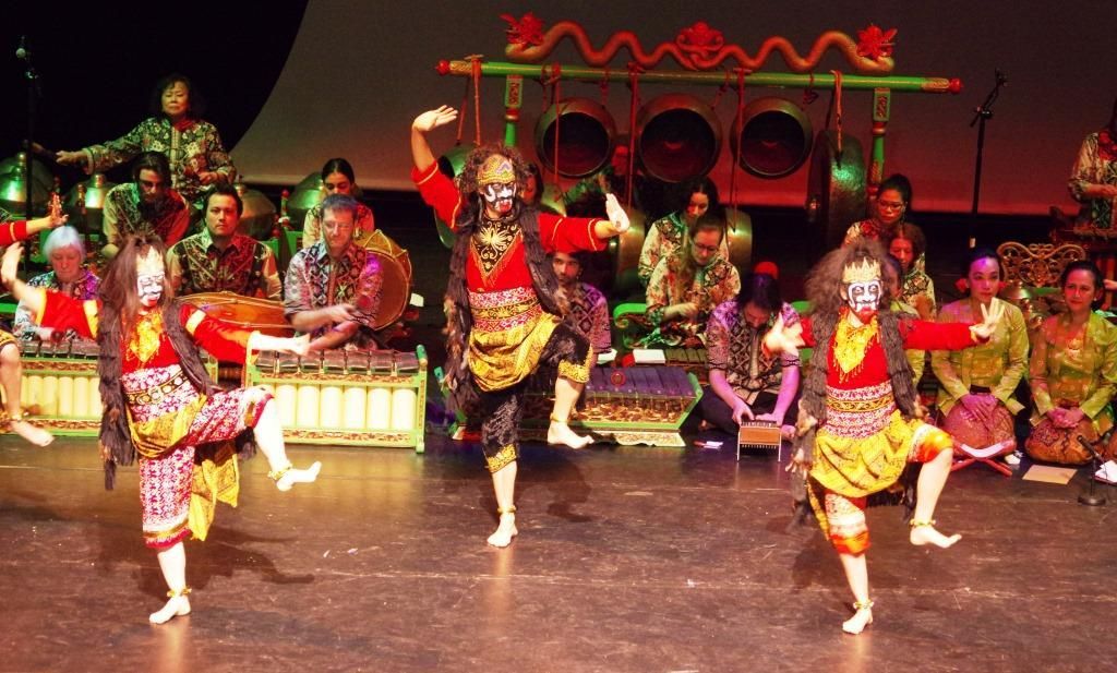 Ballet classique javanais au Théâtre Koltès à Nanterre