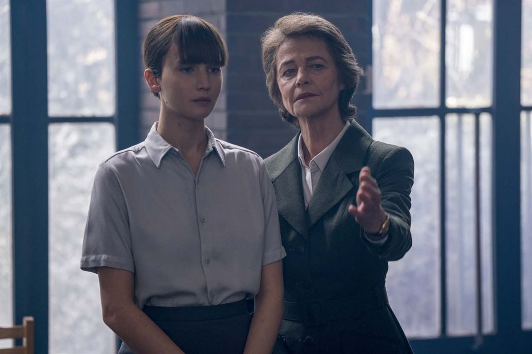 Red_sparrow_Charlotte_Rampling