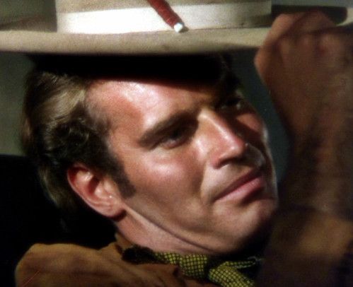 Le_triomphe_de_buffalo_bill_Charlton_Heston