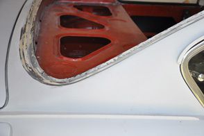 Dépose du ciel de toit - Restauration Lancia Flavia Coupé Pininfarina