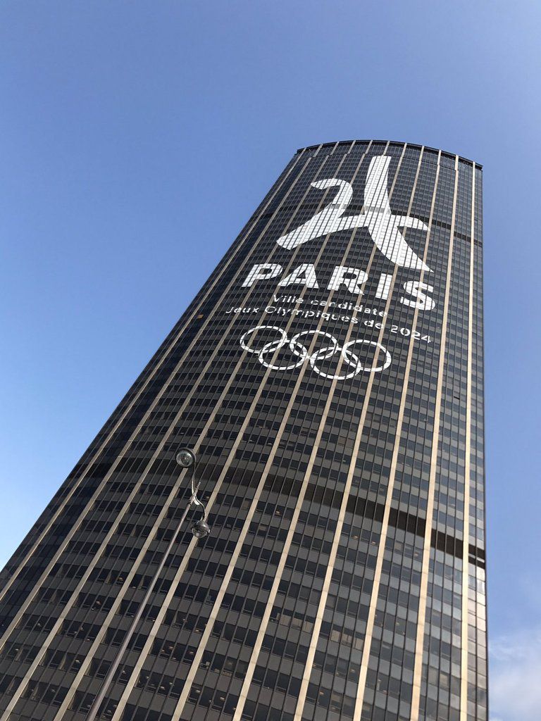 Habillage communication événementiel de la Tour Montparnasse