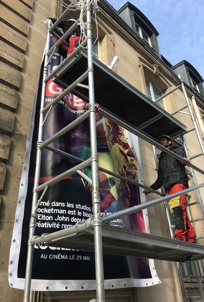 installation par notre service pose. Impression de la bache confection et pose