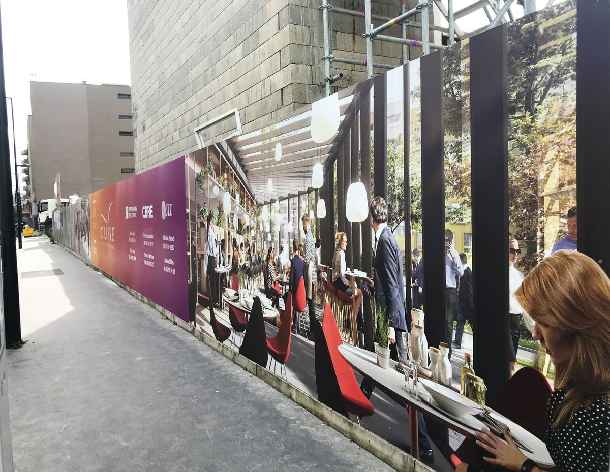 Immobilier: decoration et communication sur palissade de chantier