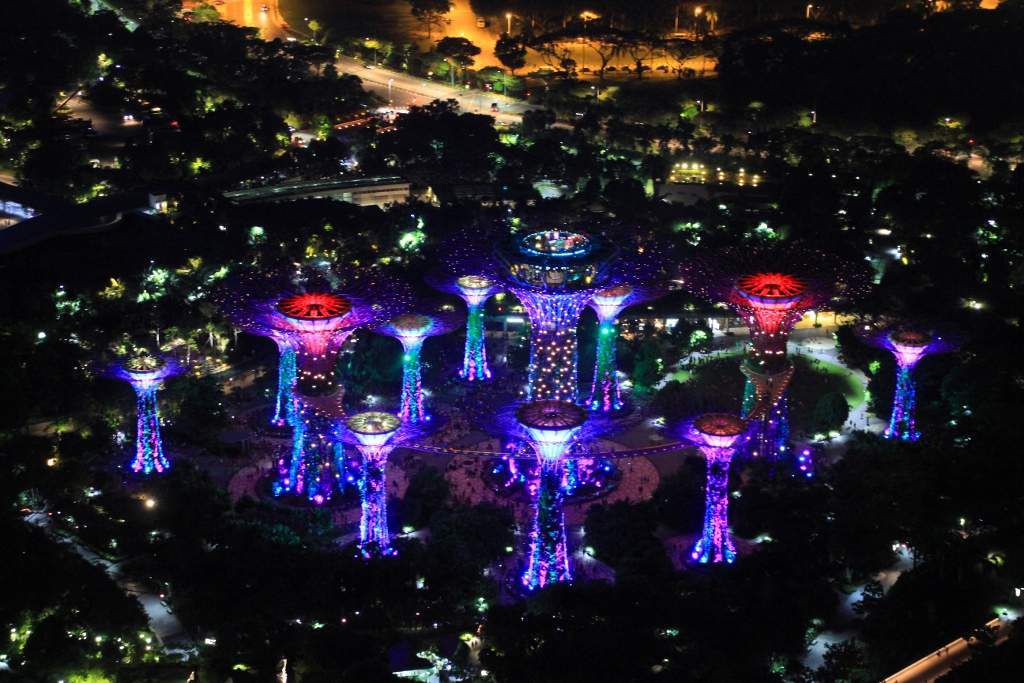 Supertree grove by night Vues du Marina Bay Sands Singapour