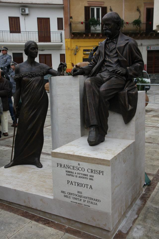 Il gruppo scultoreo dedicato a Francesco Crispi, a Ribera, inaugurato nel 2011, opera dello scultore Salvatore Rizzuti