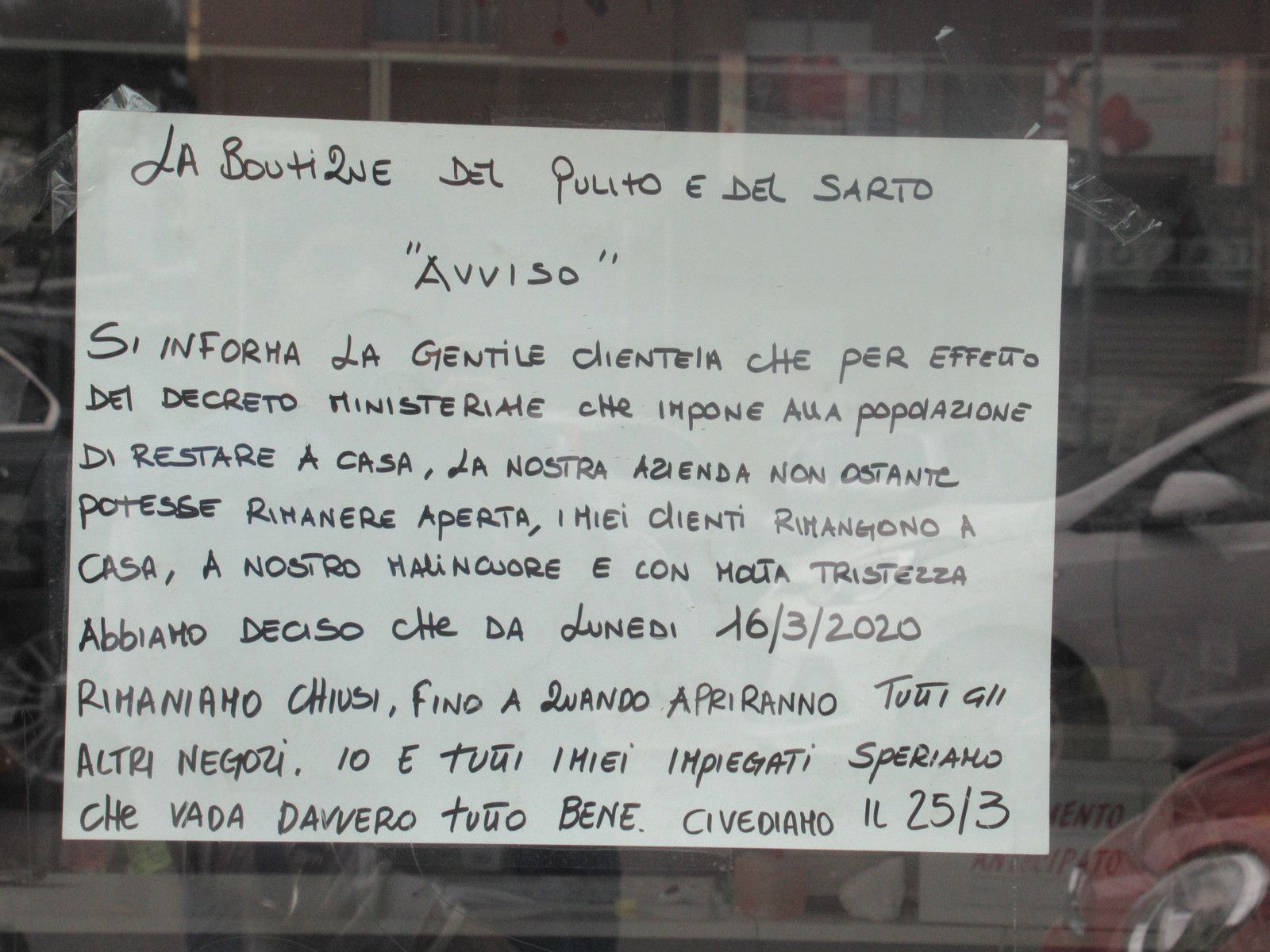 Esercizio commerciale di Palermo che ha chiuso anzitempo per mancanza di clienti (Foto di Maurizio Crispi)