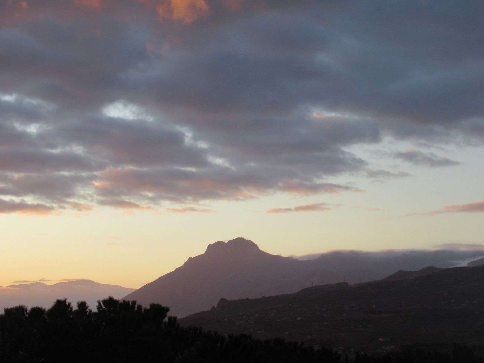 La veduta di Monte San Calagero, dalla mia campagna (foto di Maurizio Crispi)