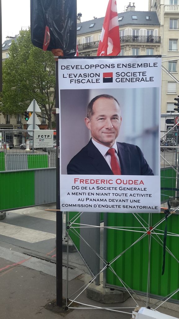 Les militants avant ou après être passé au Commissariat.