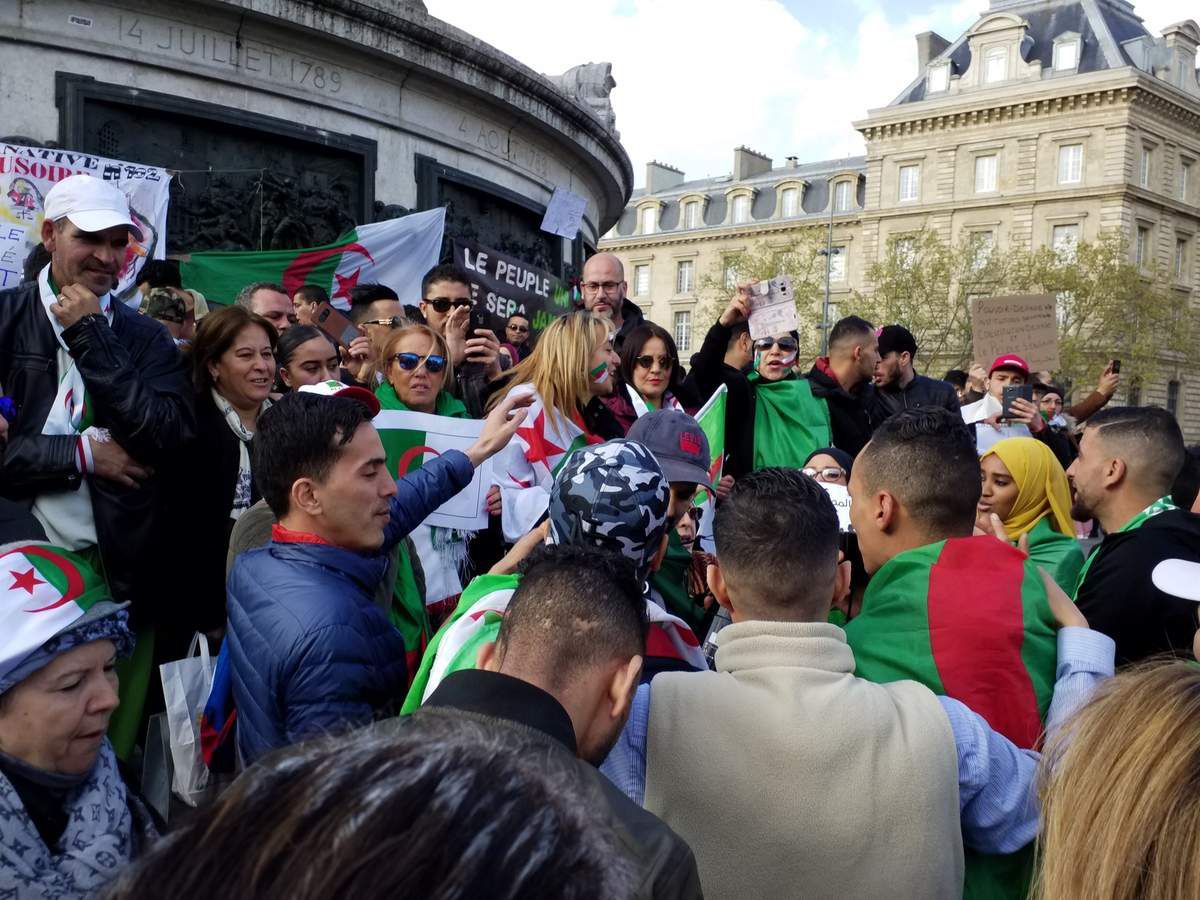 Dimanche algérien place de la République 14/04/2019