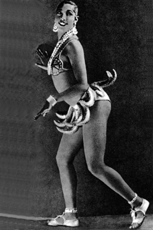 Joséphine Baker et son célèbre pagne de fausses bananes