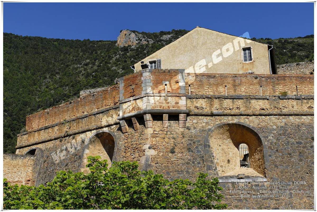 CHATEAU-FORT LIBERIA Villefranche de Conflent
