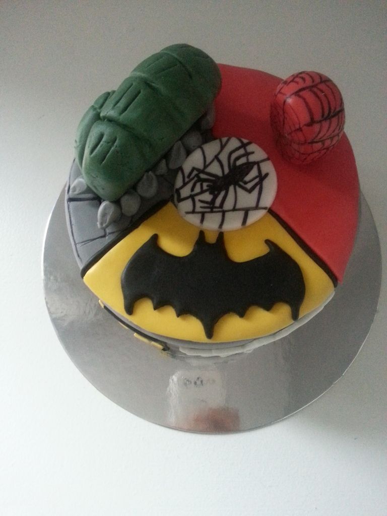 Gateau Super Heros Nora Cakes Design 45 Gateau Super Heros Nora Cakes Design 45