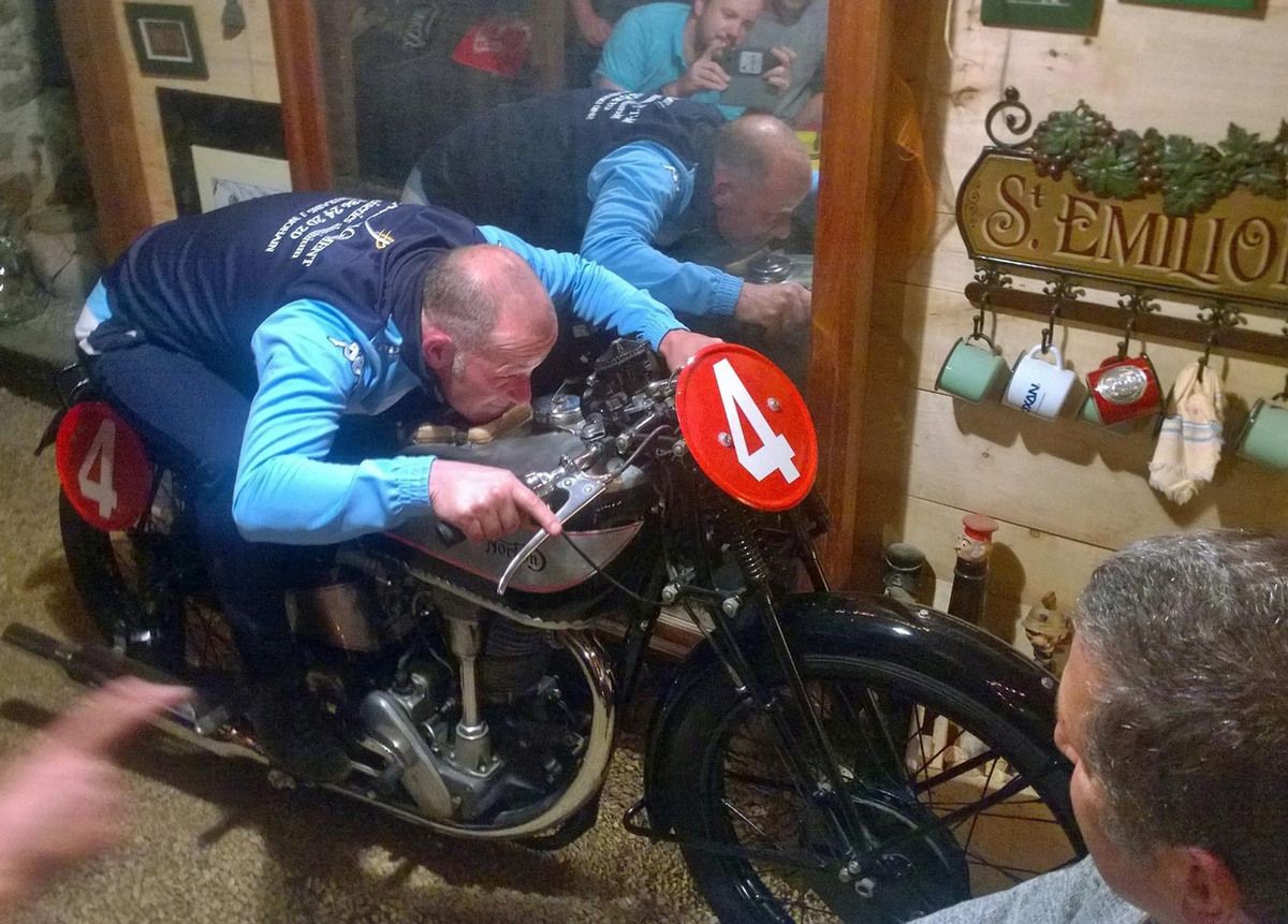 Gites Les Vaquans Aveyron Motards Norton