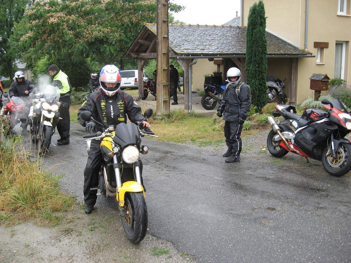Gites Les Vaquans Aveyron Motards Voxan