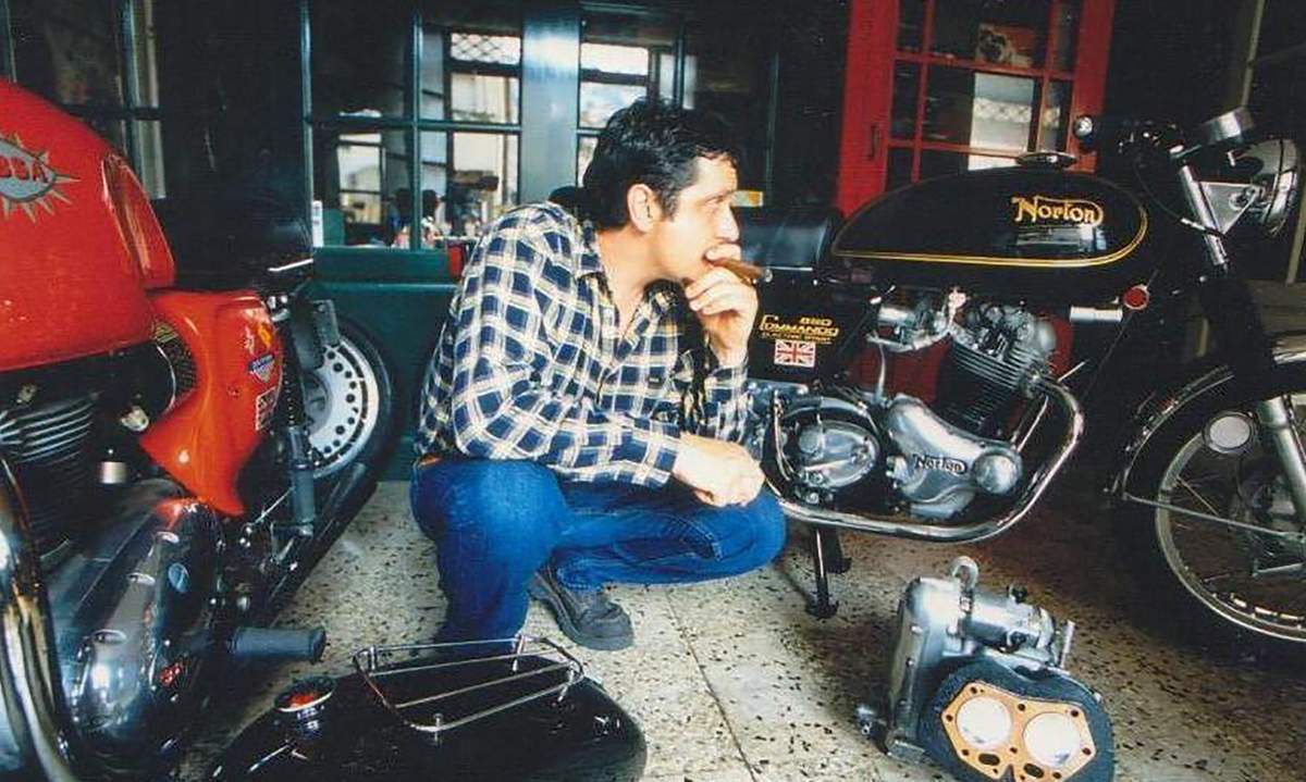 Gites_les_Vaquans_Motards_Aveyron_Yves_1990