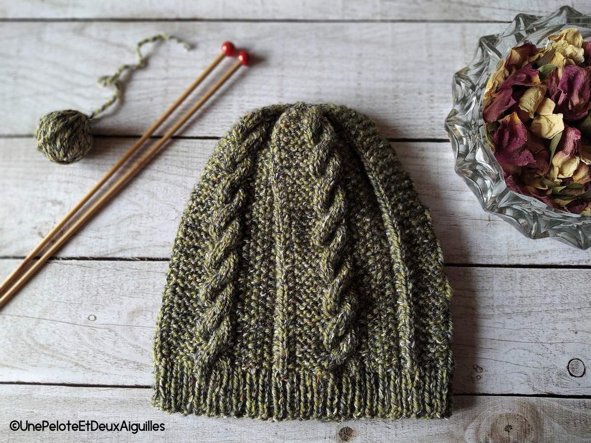 Tricoter un bonnet large pour adulte (point de riz et torsades) - Une  pelote et deux aiguilles