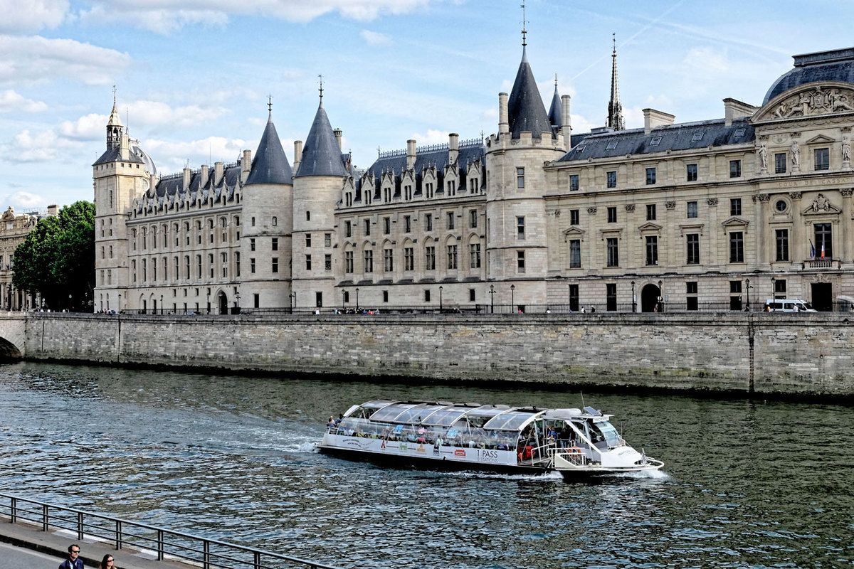 La Seine et la Conciergerie - Paris