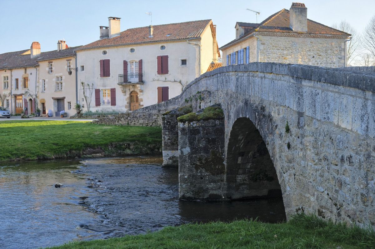 Saint-Jean-de-Côle  -  Dordogne  -  Périgord Vert