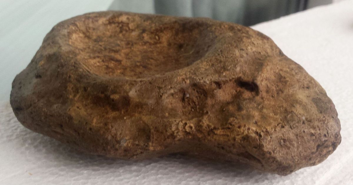 lampe paleolithique paleolithic lamp huile oil fingerprint neandertal