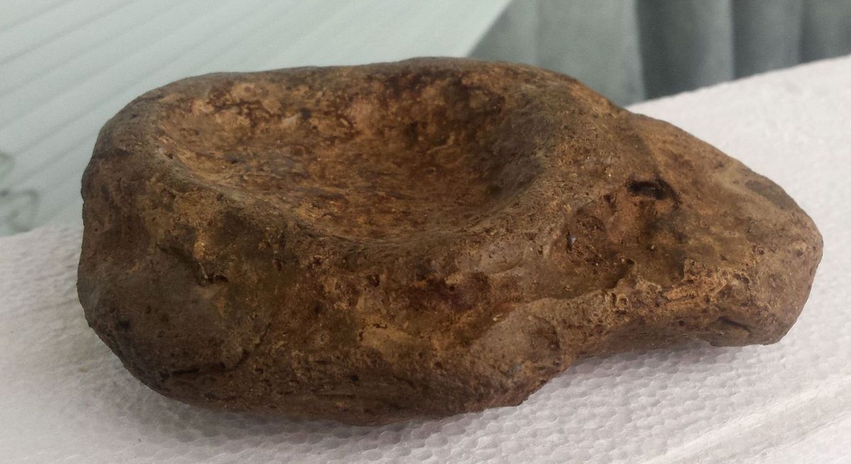 lampe paleolithique paleolithic lamp huile oil fingerprint neandertal
