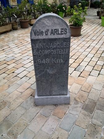 Oloron-Sainte-Marie : 948 km.