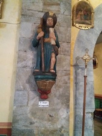 Eglise Gavarnie : statue pélerin.