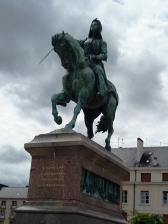 Orleans : statue de Jeanne d'Arc.