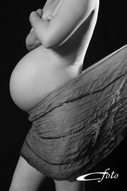 Cette photo de grossesse à été faite par la photographe c-foto à Evreux en Normandie