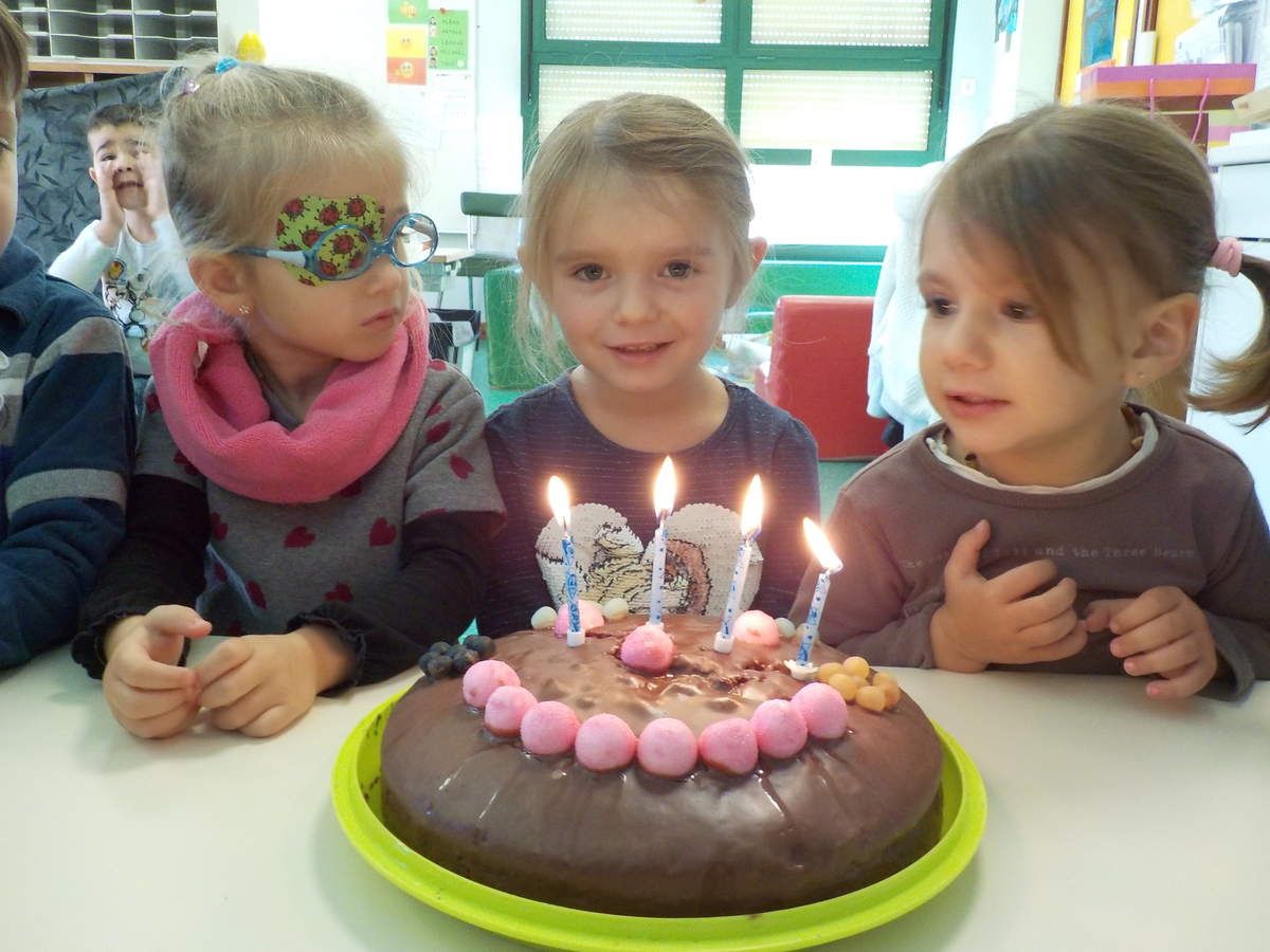Joyeux Anniversaire Leane Les Petits Ecoliers De Corveissiat