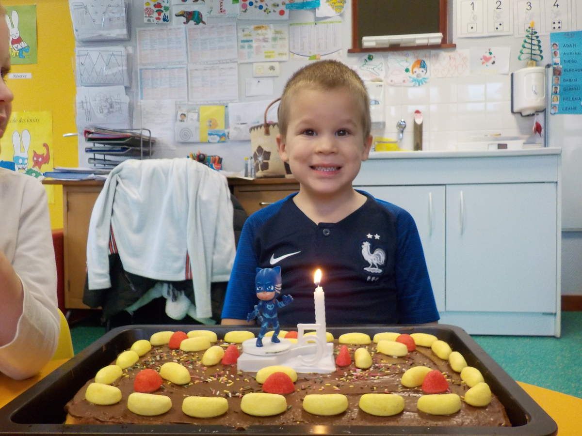 Joyeux Anniversaire Alban Les Petits Ecoliers De Corveissiat
