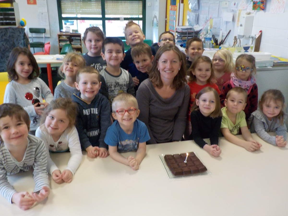 Bon Anniversaire Maitresse Les Petits Ecoliers De Corveissiat