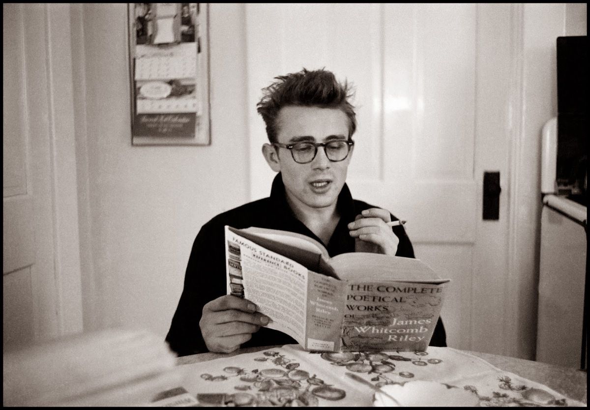 James Dean lisant James Whitcomb Riley