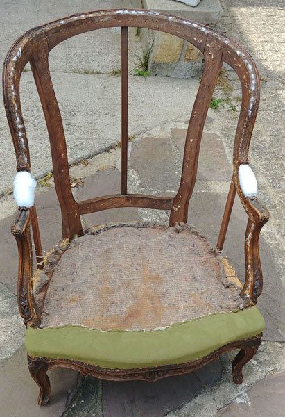 Fauteuil bergère prêt à être modernisé