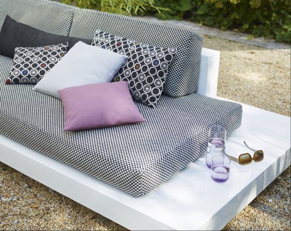 Coussins de banquette confectionnés avec le tissu outdoor, Carribean Check de chez ZR