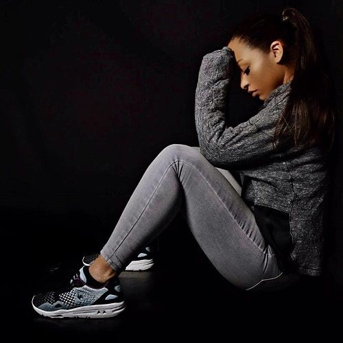 Rencontre avec la chanteuse Anna Parisi lors de la soirée « Honneur Ô Dames » à L’Etage !