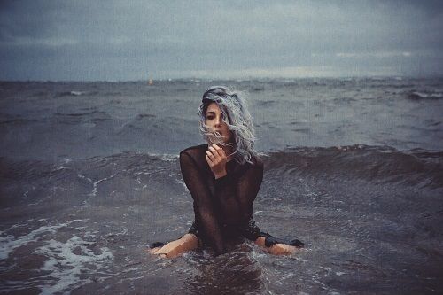 Evangeline dévoile un nouveau single !