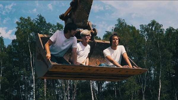 Rencontre à Petit Bain avec le groupe OKAY MONDAY à l’occasion de la sortie de leur premier album !