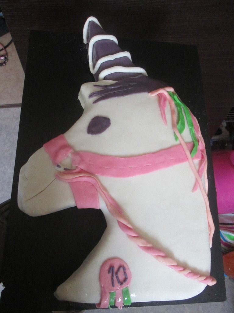Le Gateau Licorne Pour Les 10 Ans De Lucia Maman Et Soignante En Picardie