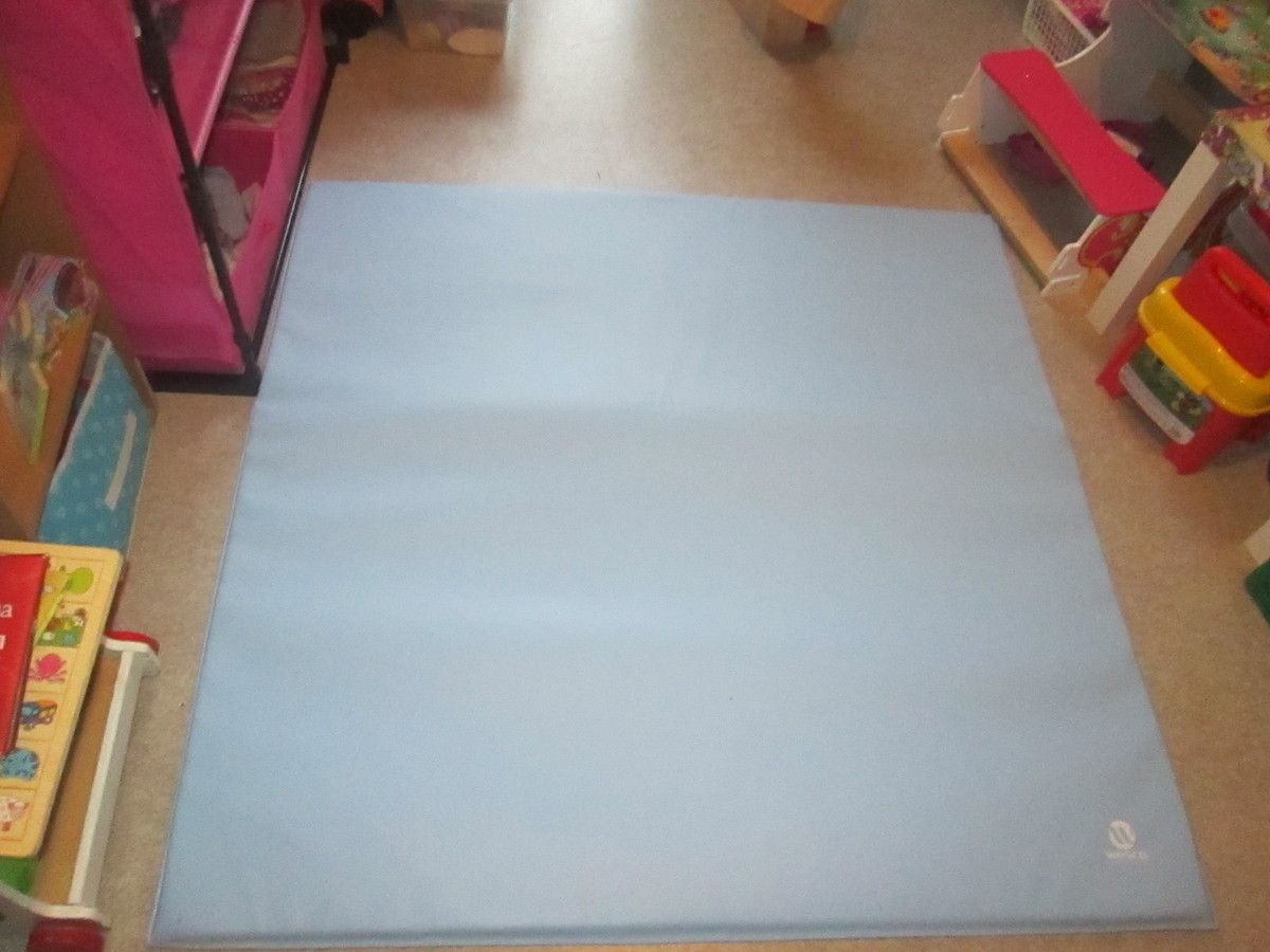 Le Tapis Uni 130 X 130 cm Wesco Family - Maman Et Soignante En Picardie