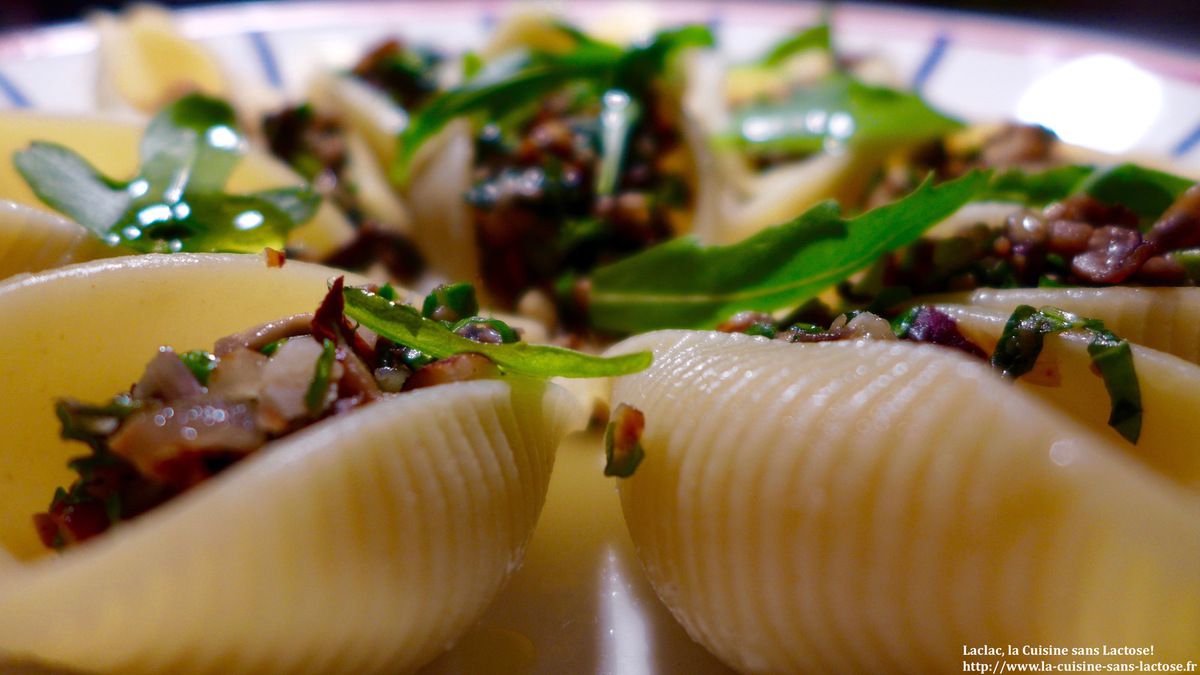 Repas d'un soir #18 : Conchiglioni farcies aux champignons, noisettes et basilic!