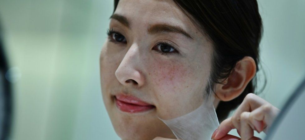 Cosmétiques: un spray créant un masque en nanofibres lancé au Japon