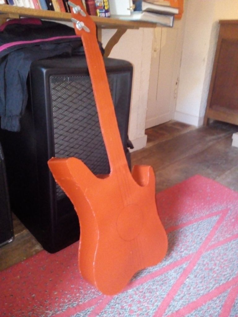 guitare 3D en carton 