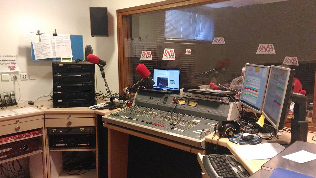 écoutez en podcast le direct de RVR RADIO pour le 70eme rallye  LYON-CHARBONNIERES-RHÔNE - RALLYE-PASSION FRANCE