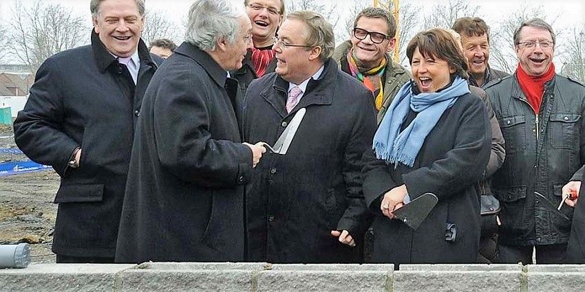 Oops On aurait cru ne plus jamais les revoir ou en entendre parler en 2020 mais que nenni taper l'incruste est leur credo (à l'exception des défunts) !!!