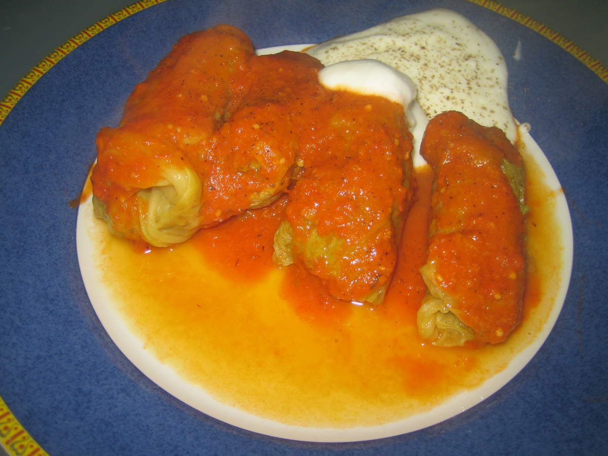 Les dolmas, Lahana dolmas, ou légumes farcis est une recette typique en Arménie. Voici la recette des dolmas au chou que l'on peut également effectuer avec des feuilles de vigne.