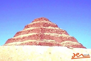 Saqqarah. Pyramide à degrés du roi Djoser,  troisième dynastie. Construite par Imhotep. - 2600 avant J.C.