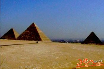 Guizeh, les pyramides de Khéops, Kephren, Mykérinos.