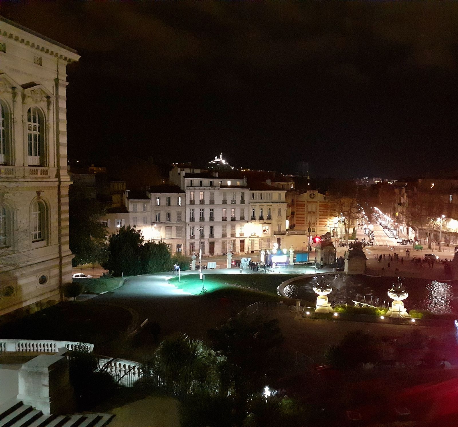 vue de Marseille nuit