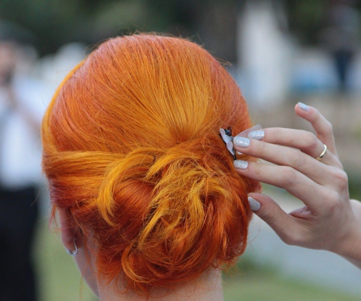 Un chignon romantique rapide express